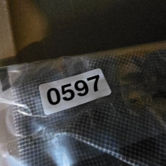 Quiksilver Shirt Men Medium Grey Button Up Check Rayon Blend Beach Vacation Y2k - Picture 10 of 10